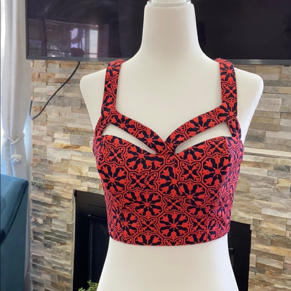 Crop top